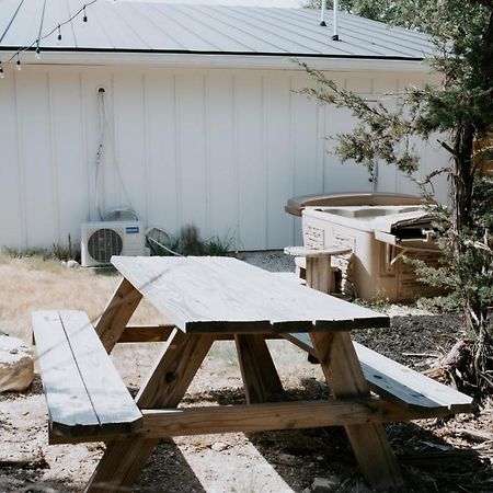Hummingbird Haus - Hill Country Views On 20 Acres With Firepit Villa Spring Branch Dış mekan fotoğraf