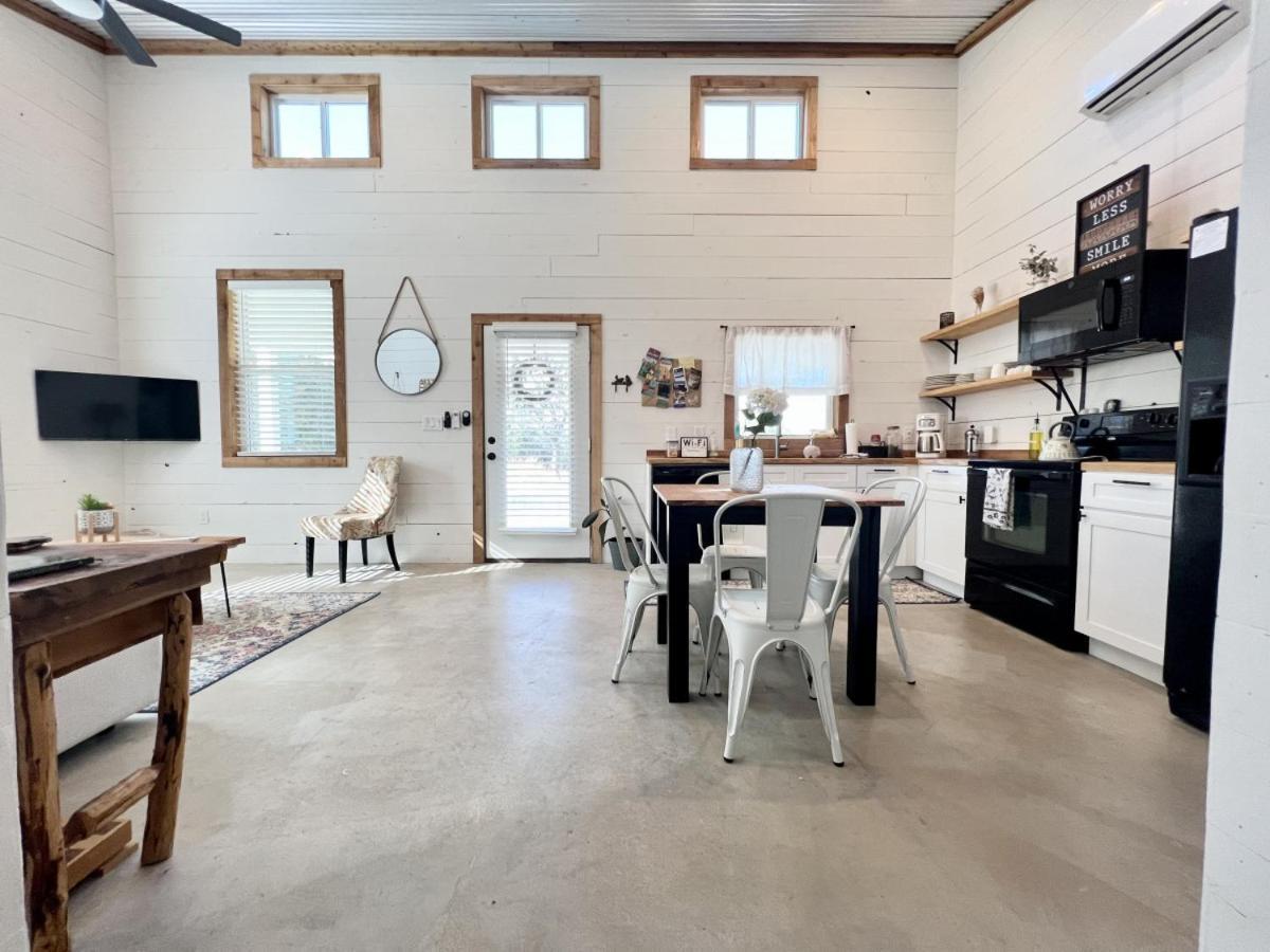 Hummingbird Haus - Hill Country Views On 20 Acres With Firepit Villa Spring Branch Dış mekan fotoğraf