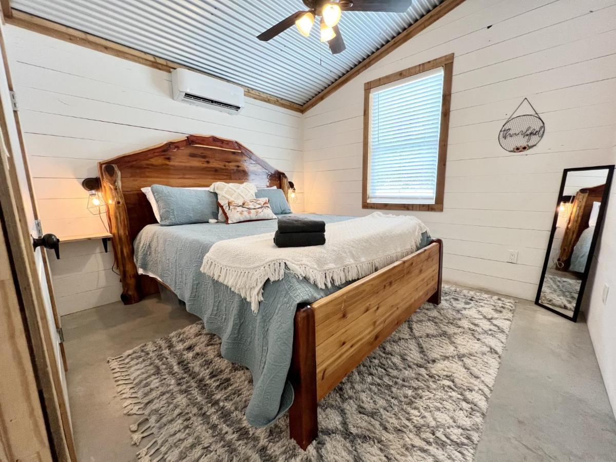 Hummingbird Haus - Hill Country Views On 20 Acres With Firepit Villa Spring Branch Dış mekan fotoğraf