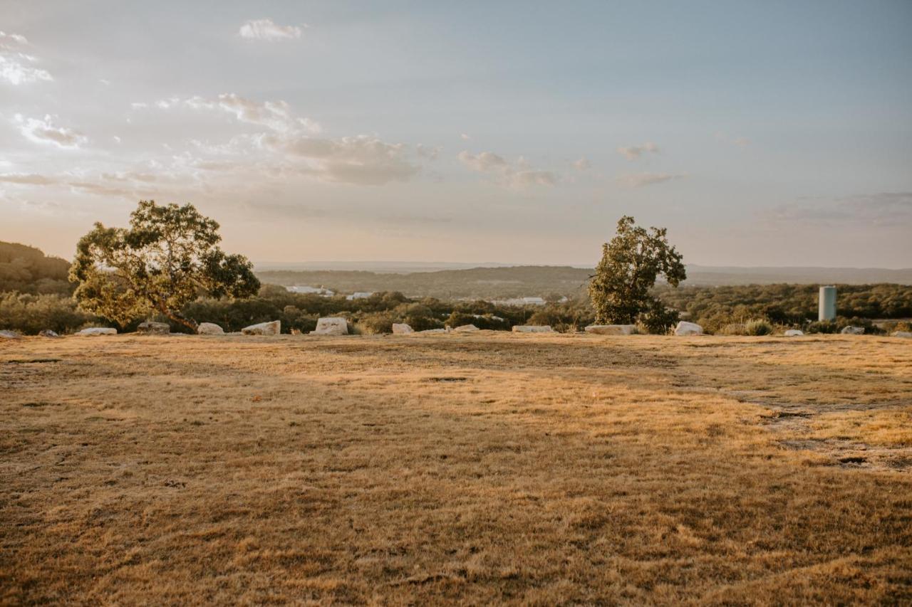 Hummingbird Haus - Hill Country Views On 20 Acres With Firepit Villa Spring Branch Dış mekan fotoğraf