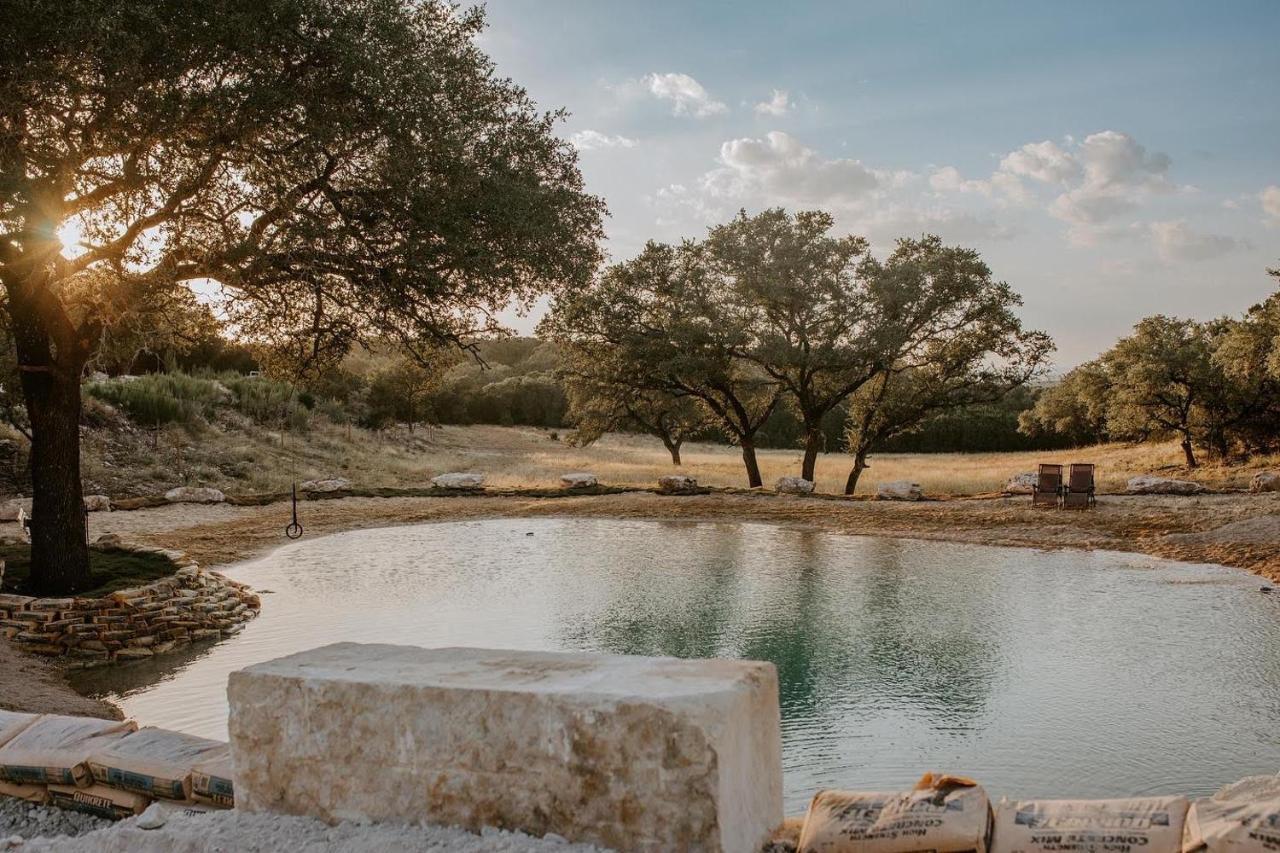 Hummingbird Haus - Hill Country Views On 20 Acres With Firepit Villa Spring Branch Dış mekan fotoğraf