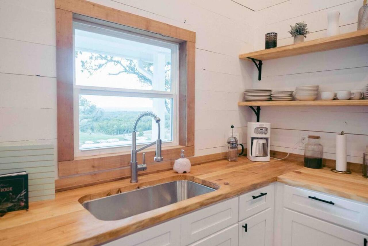 Hummingbird Haus - Hill Country Views On 20 Acres With Firepit Villa Spring Branch Dış mekan fotoğraf