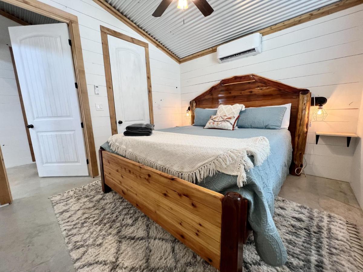 Hummingbird Haus - Hill Country Views On 20 Acres With Firepit Villa Spring Branch Dış mekan fotoğraf